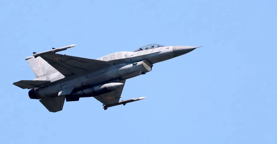 У Польщі під час репетиції авіашоу розбився F-16, пілот загинув