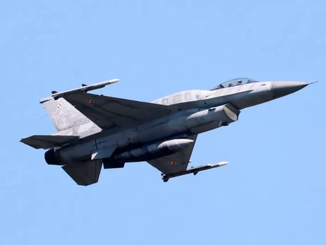 У Польщі під час репетиції авіашоу розбився F-16, пілот загинув