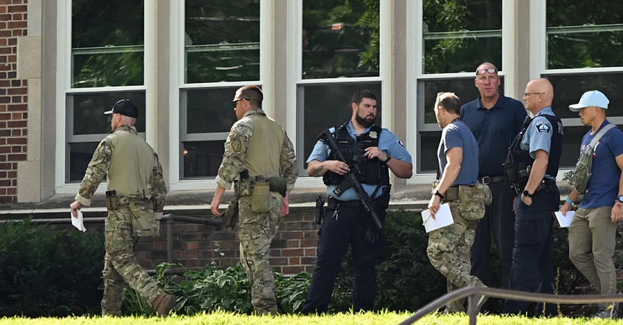  В США произошла стрельба во время мессы в католической школе - двое детей погибли, много раненых