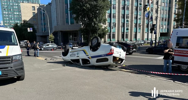 В Киеве в ДТП погиб полицейский - служебный автомобиль перевернулся после столкновения