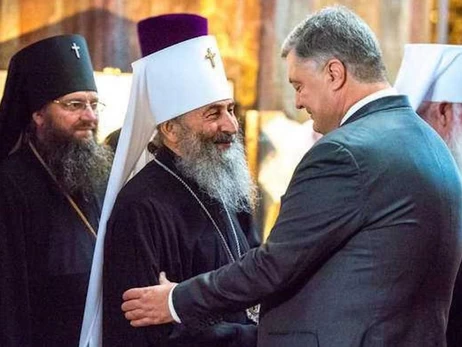 Эксперт вспомнил, как Порошенко призвал признать УПЦ МП «церковью агрессора», хотя сам годами был ее меценатом