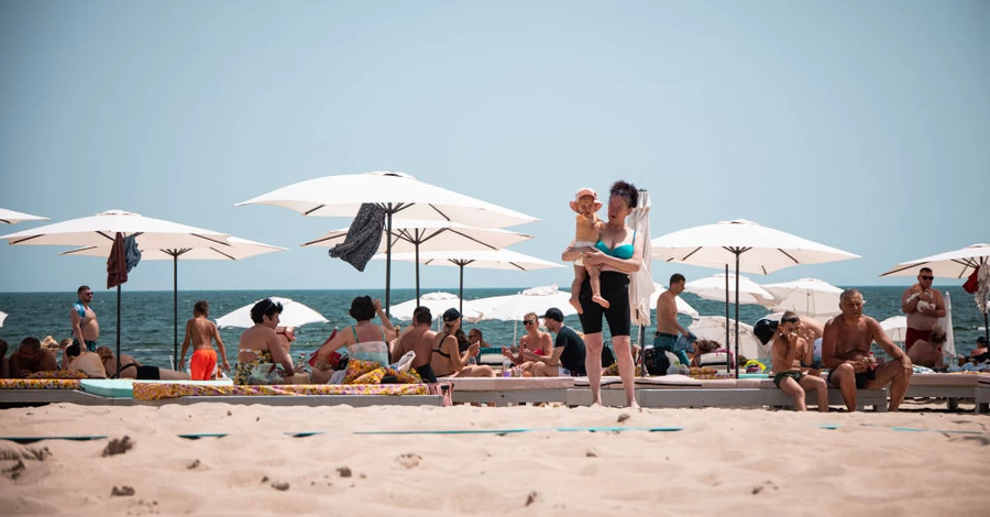 Погода в Україні 1 вересня: у перший день осені Україну накриє спека до +34