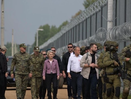 Туск и фон дер Ляйен посетили границу с Беларусью, несмотря на предупреждение службы безопасности