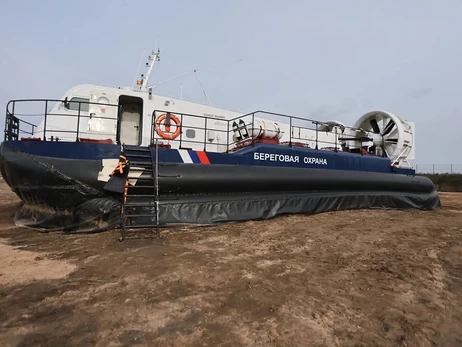 Появились снимки пораженной базы ФСБ в Крыму - повреждены 6 российских катеров