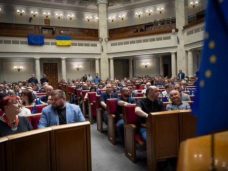 Культове політичне шоу повертається на екрани - Рада за крок до відновлення трансляцій