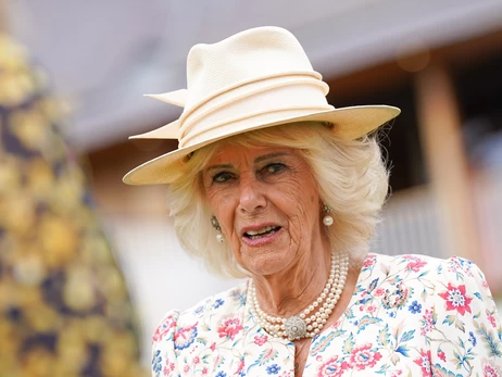 Королева Камилла в юности едва не стала жертвой насилия: Отбилась каблуком