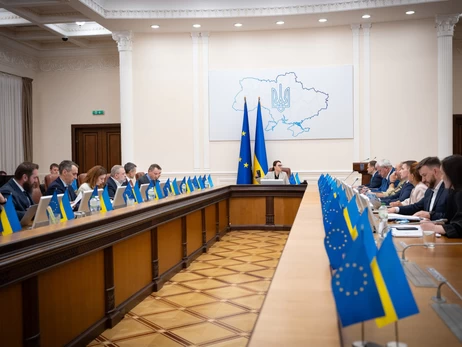 Кабмін опублікував постанову про виїзд жінок-депутатів за кордон