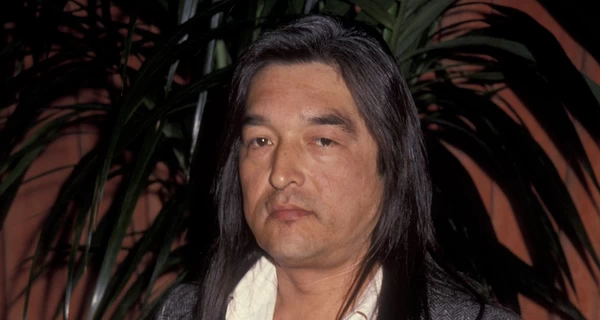 Умер Грэм Грин, звезда фильма 