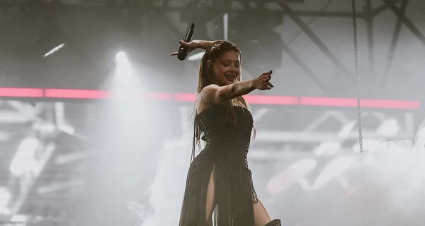 Тина Кароль ответила блогеру, который обвинил ее в 