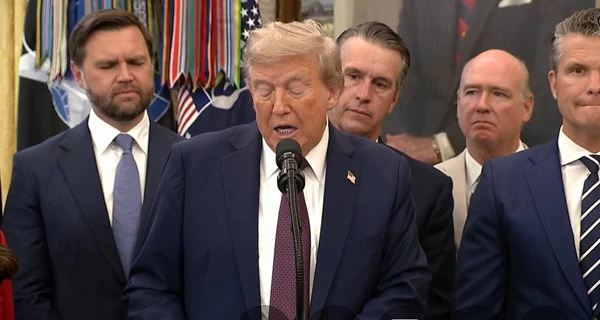 Трамп вышел к журналистам на обещанную пресс-конференцию и объявил о новых решениях