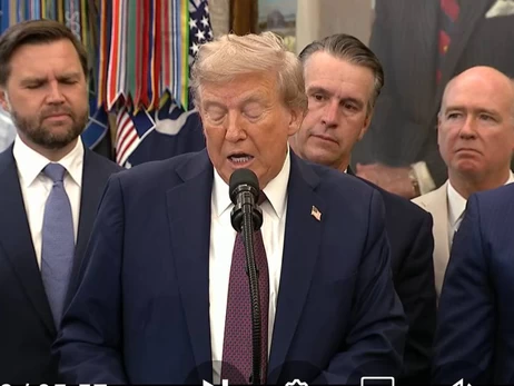 Трамп вийшов до журналістів на обіцяну пресконференцію та оголосив про нові рішення