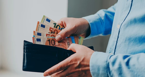 Нацбанк уже изучает возможность перехода с доллара на евро