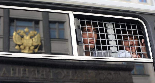 Скрепы крепчают: осень в России началась с новых правил и запретов 