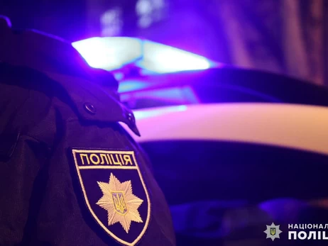 В Киеве мужчина укусил полицейского, его доставили в ТЦК