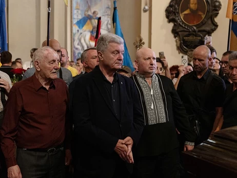 От Порошенко до Тимошенко: кто из политиков приехал во Львов попрощаться с Парубием
