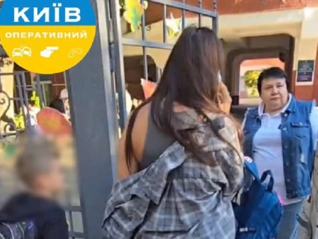 Младшие дети плакали, а старшие уходили, - родители рассказали о скандале с дресс-кодом в столичной гимназии