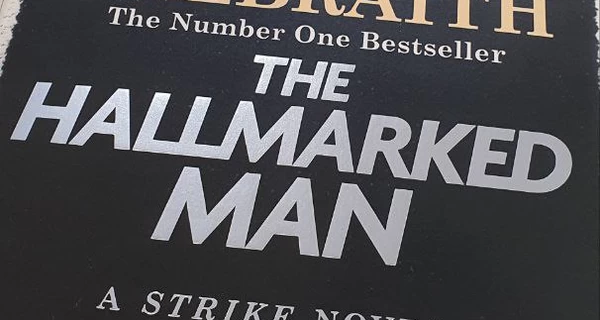 Джоан Роулинг пообещала бесплатно выслать свою новую книгу украинке