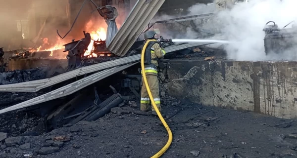 Россияне массированно атаковали дронами Днепр – ударили по предприятию