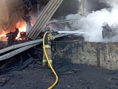 Россияне массированно атаковали дронами Днепр – ударили по предприятию