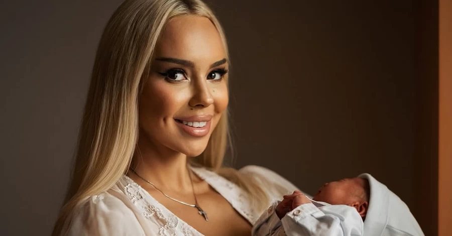 Співачка СолоХа на рідкісних фото вперше засвітила свого чоловіка