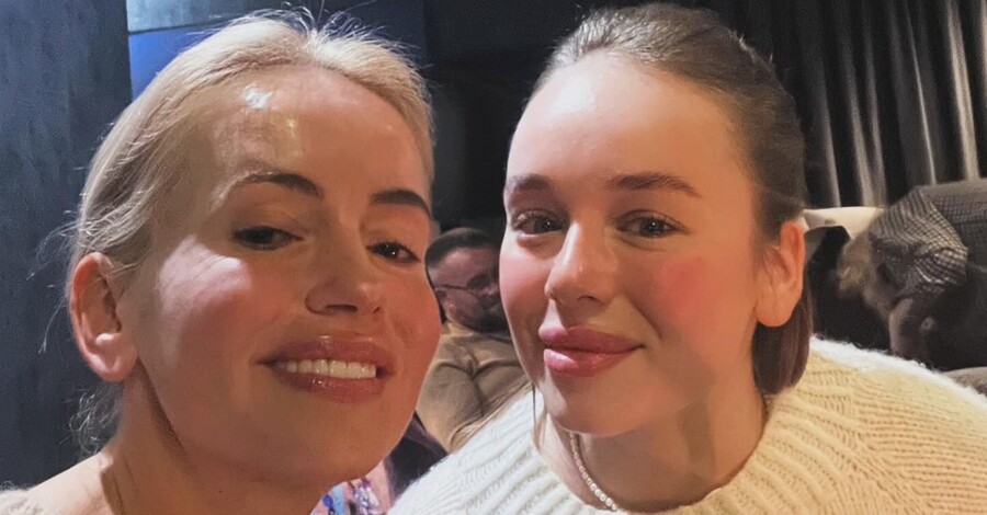 Chubby qizlar xoroz off jerk