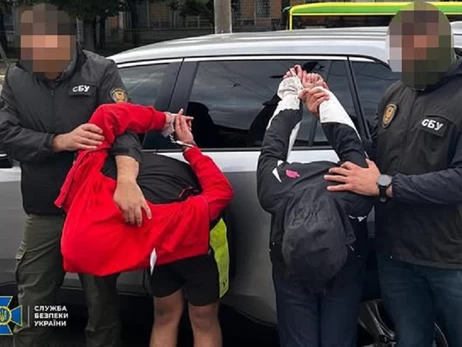 У Львові затримали двох підлітків, які готувалися підірвати авто військовослужбовця