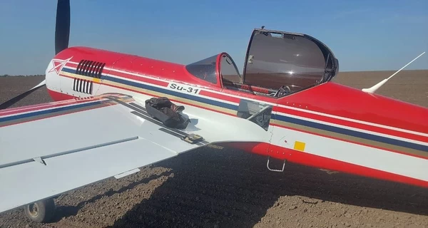 На Львівщині здійснив аварійну посадку в полі Су-31, який летів до Словаччини