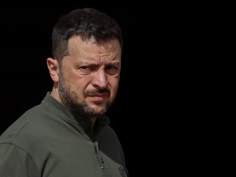 Зеленський відвідав у Мукачеві американський завод, який потрапив під ракетний удар РФ