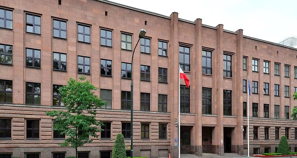 Польша призвала своих граждан немедленно покинуть Беларусь