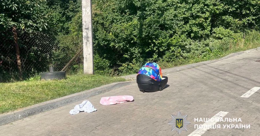 Во Львове мужчина забыл люльку с ребенком на крыше авто и поехал - мальчик травмирован