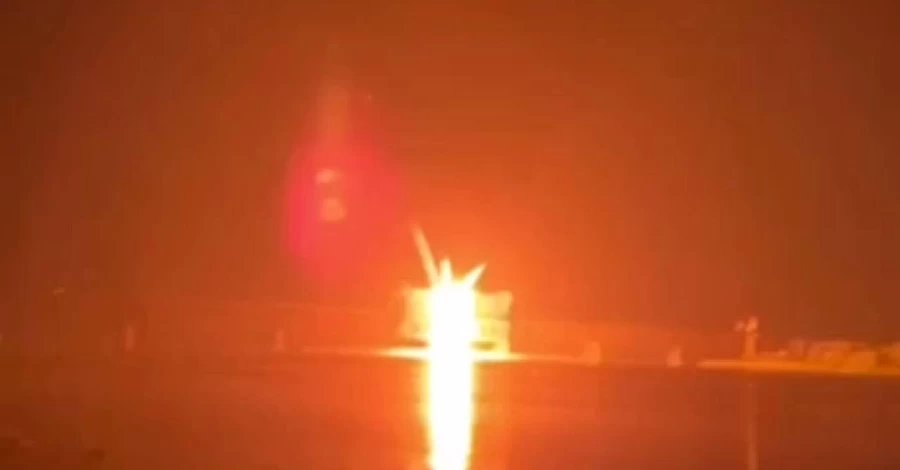 В Кременчуге россияне атаковали мост через реку Днепр