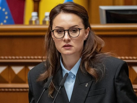 Прем'єр Юлія Свириденко дозволила парламентарям заїжджати автомобілями у двір Кабміну