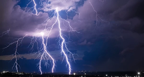 На Киев надвигается гроза - синоптики предупредили об опасности в ближайшие часы