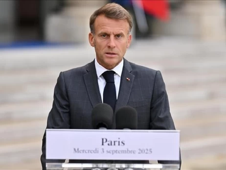 Правительство Франции ушло в отставку после провала, оппозиция призывает Макрона уволиться