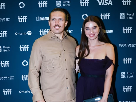 Усик з дружиною відвідав у Торонто премʼєру американського фільму, в якому знявся