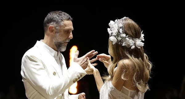 Катя Сильченко в финале показа на Украинской неделе моды сыграла свадьбу с мужем