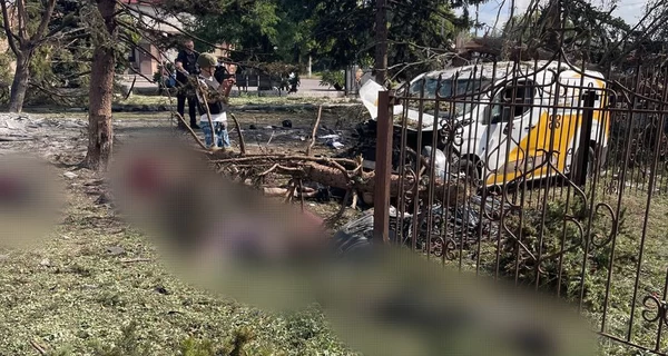 Более 20 человек погибли в поселке Яровая Донецкой области от удара авиабомбой