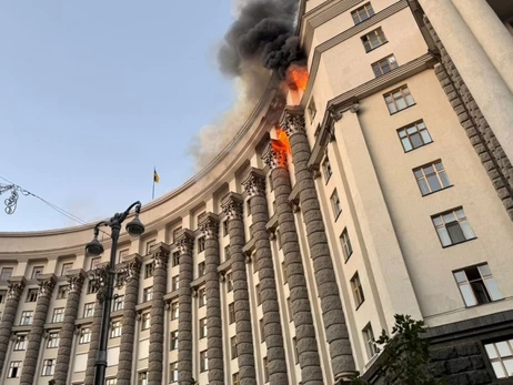 В здание Кабмина попал не 