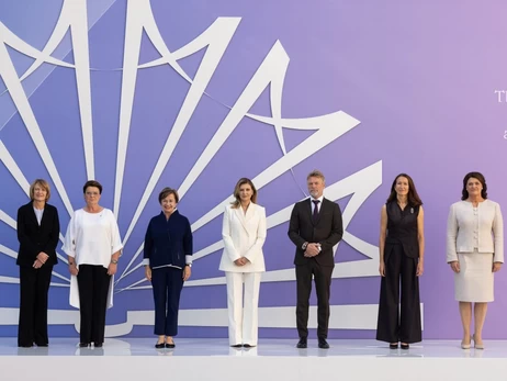 В Киев на саммит Зеленской приехали первые леди и джентльмены шести стран