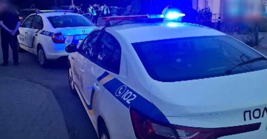 В Івано-Франківську двоє молодих чоловіків побили нацгвардійця після зробленого їм зауваження