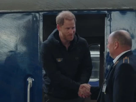 Принц Гарри в Киеве посетил музей истории Украины во Второй мировой войне и встретился с ветеранами