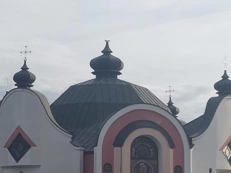 У Польщі зрізали хрест з української церкви, українське посольство вимагає дій