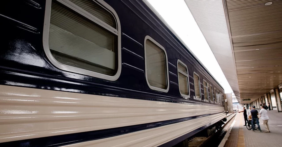 Під Києвом сталася НП на залізниці - троє поранених, поїзди змінюють маршрути