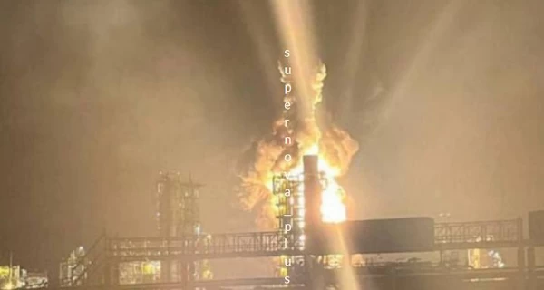 Дрони атакували Ленінградську область РФ - Киришський НПЗ охопила пожежа