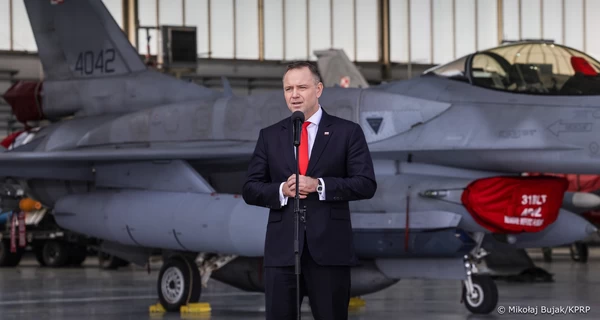 Навроцкий разрешил иностранным войскам оставаться в Польше в рамках миссии НАТО 