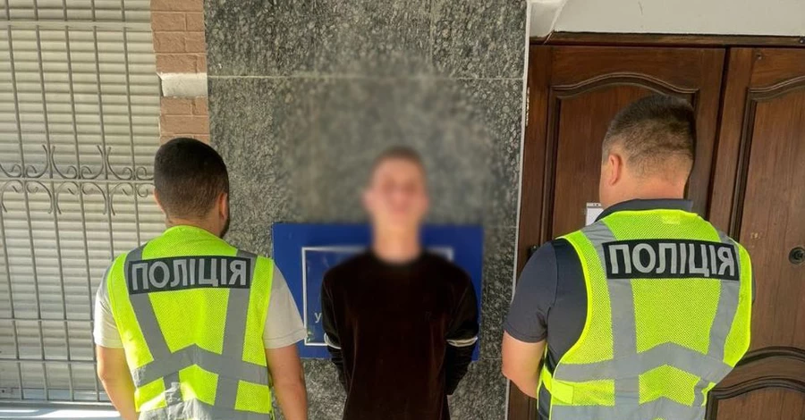 В Киеве 18-летний работник автомойки угнал BMW клиента и разбил его