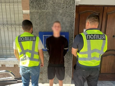 В Киеве 18-летний работник автомойки угнал BMW клиента и разбил его