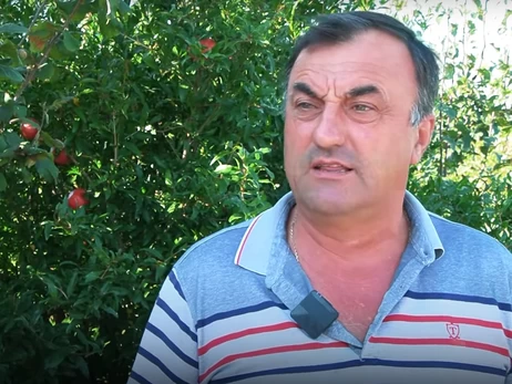 Фермер на Одещині виростив гранатовий сад на закинутому пустирі: плоди дарує всім охочим