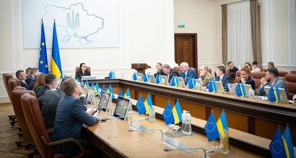 Бюджет-2026: увеличат зарплату учителям и врачам и 10 млрд на чекап для граждан 40+  