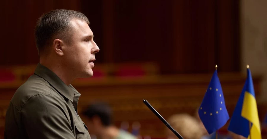 В Украине официально заработали контракты 60+, - соавтор закона Костенко